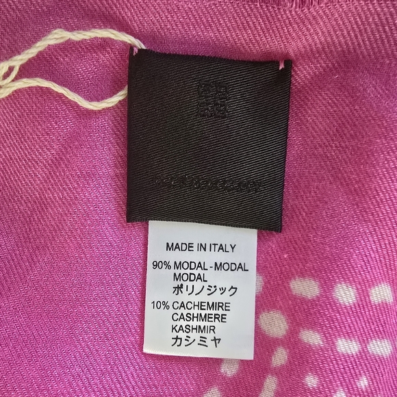 Givenchy Logo Print Pink Scarf - Picture 5 of 7